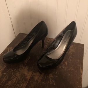 Women’s black heel